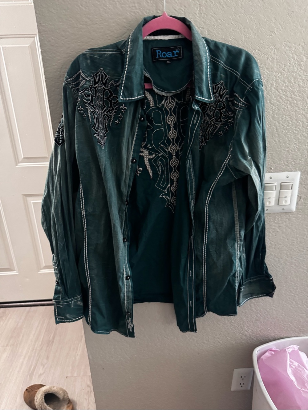 Roar Men's-Style Green Button Up with Embroidered Detail